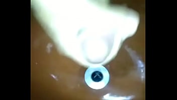 Mineirinho Batendo E Gozando Na Pia