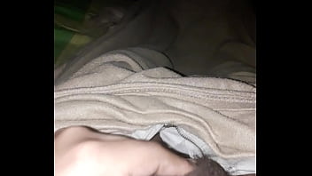 Chico Virgen Se Hace Una Paja Al Despertarse
