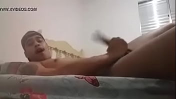 Marrento Batendo Uma De Boné