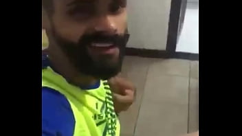 Puta Dando De Calcinha