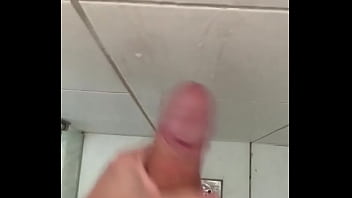 Esporrada Gostosa - gozada, banho, soloboy, dotado - Video 2486626