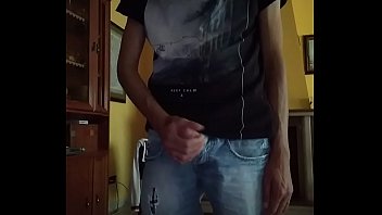 L_attimo Fuggente Del Rientro A Casa, Dopo Una Lunga Giornata Di Lavoro.