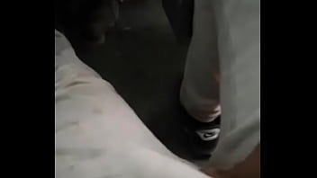 Vergudo Tocándose En Transporte Publico