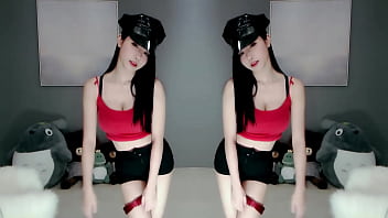 Gái Trung Quốc nhảy chịch tr_n biển