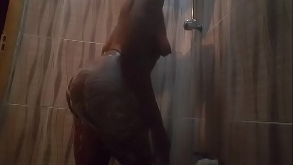 Africa Squirting Queen Shower Part3