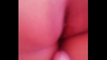 Aquí Metiéndole Un Rato