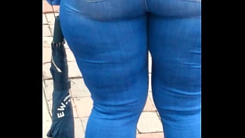 Fat Juicy Dominican Ass At The Bus Stop