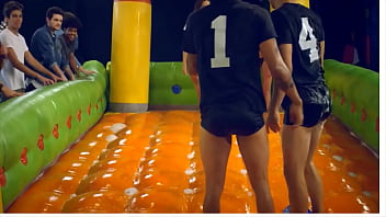 Gostosa No Futebol De Sabão