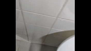 Gozando No Banheiro Da Estação Do Metr_