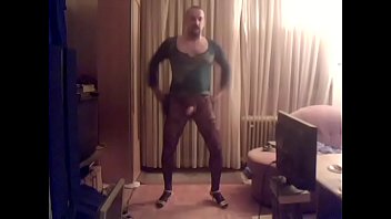 Thori Wichsen Im Kleid