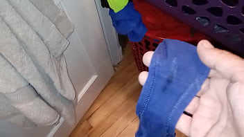 Smelling Dirty Panties - porn, pussy, tits, latina, wet, soloboy - Video 2680316