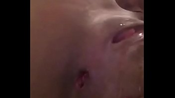 Novinha Jorrando Gozo Gostoso Na Siririca Ouvindo Funk