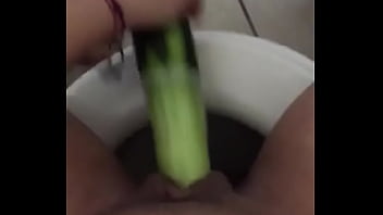 Mi Esposa Metiéndose Un Pepino