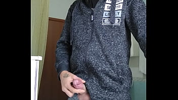 Sborrare Sulla Lavabiancheria.... Io Solamente Come Porno Attore Ne Voglio Almeno 5000 Al Mese. E_ Sso Sexy.