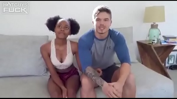 Lesbiana Prueba Polla Por Primera Vez