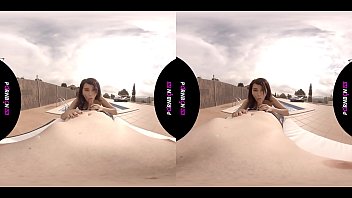 Vr La Vecina Joven Del Quinto Ninfomana Entra En La Piscina Comunitaria Cachonda Y Quiere Follar En El Exterior Pov Latina Porno En Español Realidad Virtual By Pornbcn 4k