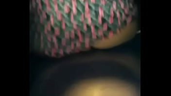 Novinha Sentando De Vestido Ouvindo Funk