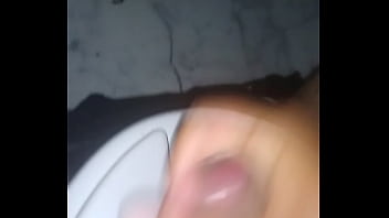 En El Baño Del Trabajo Un Desestres Para Alguna Chica