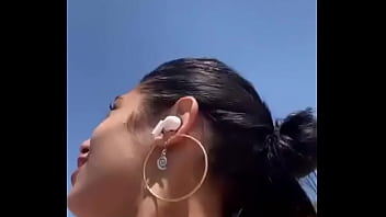 Big Dick Flash To She Likes On The Beach