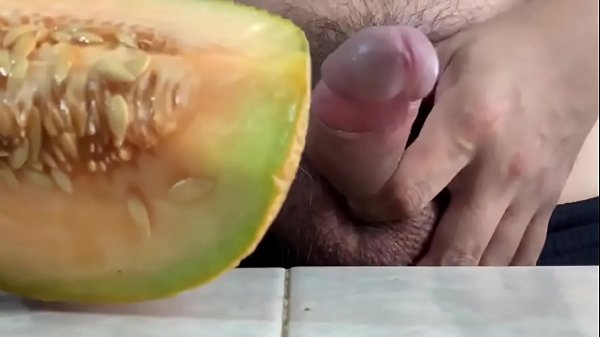 Cojiendo Al Melón A Falta De Pasivo