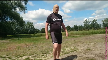 Das Neue Dress Für Die Radtour ** Nylonface **