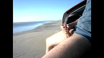 Punheta Na Praia - jerk, gay, punheta, praia - Video 2733828