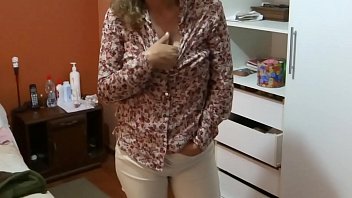 Ardientes 69 - My Wife Is Excited To Show Her Tits