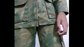 Militar Brasileiro Punhetando