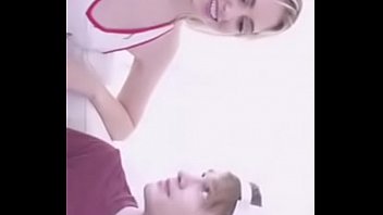 Belle-mère Apprend à Avoir Un Orgasme à Et Son Beau-fils