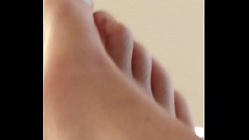 Mi Eccito Nel Guardare I Miei Piedi