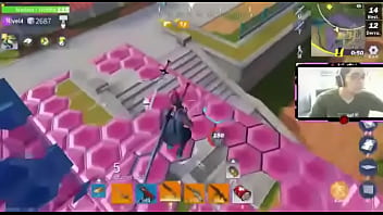 Un Negro Se Enoja Y Pega Un Golpe Con La Verga A Otra Persona