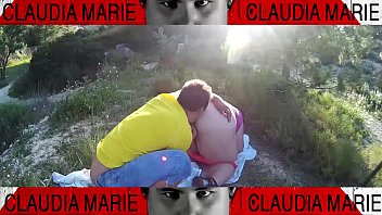 La Gorda Se Mete Galletas Por El Coño Y Luego Su Amigo Gay Se Las Come. En Este Coño Cabe De Todo...!