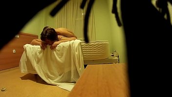 Voyeur En Un Hotel, Pillada A La Gorda Y El Gay Comiéndose El Culo, La Polla Y El Coño...