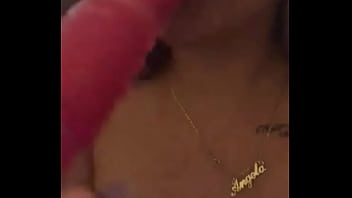 En Seña Su Hermoso Cuerpo