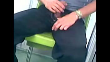 Caliente Muestra Su Pene En El Metro D.f.