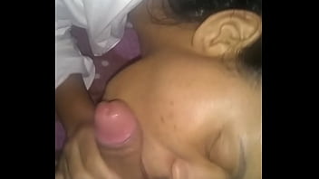 Morena Safada Chupando Tudo