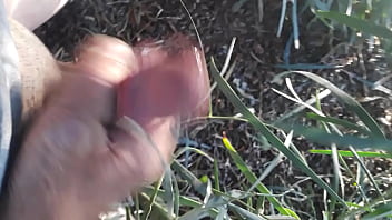 Me Jerking Off Outside - masturbation, outside, soloboy - Video 2626274