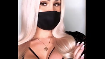 Com Ou Sem M_scara?? A Loira Dos V_deos Do Whatsapp