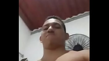 Chacalito Saca Mucha Lechita Para Que Lo Veamos