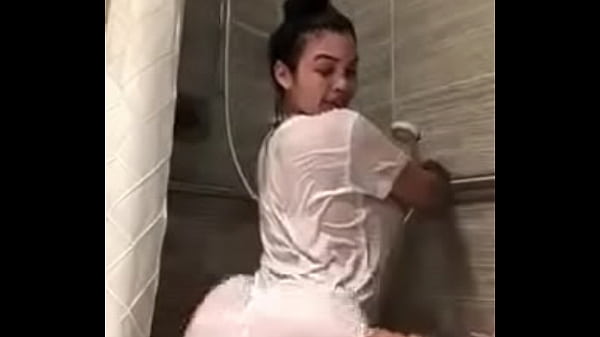 Thick And Sexy Latina B. Girl Twerking