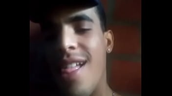 Venezolano Me Enseña Su Polla