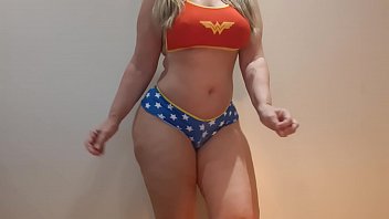 Mulher Maravilha Nuazinha/ Wonder Woman Nuazinha