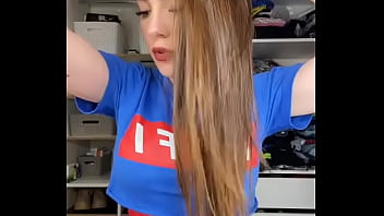 Candela Diaz. Muestra Su Rico Culo