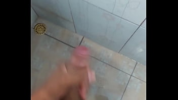 Novinho Gozando Muito - gay, gozada, banho, novinho - Video 2623959