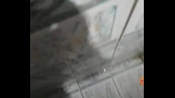 Novinho Mostrando O Pau No Banho No Periscope