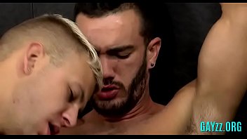 Homo Pulls His Rod And Enjoys It