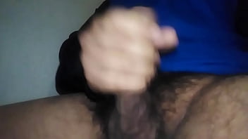 Masturbo Mi Pequeño Pene Sin Depilar