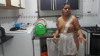 Faxineira Dos Sonhos De Qualquer Um !!! Vem Aqui Lavar Louça Na Minha Casa Por Favor Te Dou Todo Meu Dinheiro