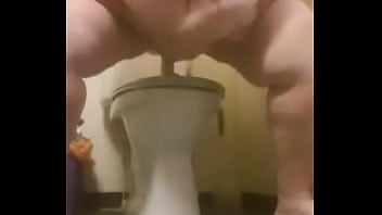 Ssbbw Love To Have A Big Dildo Inside Her Wet Pussy