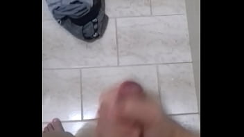 Menino Com O Pai Pequeno